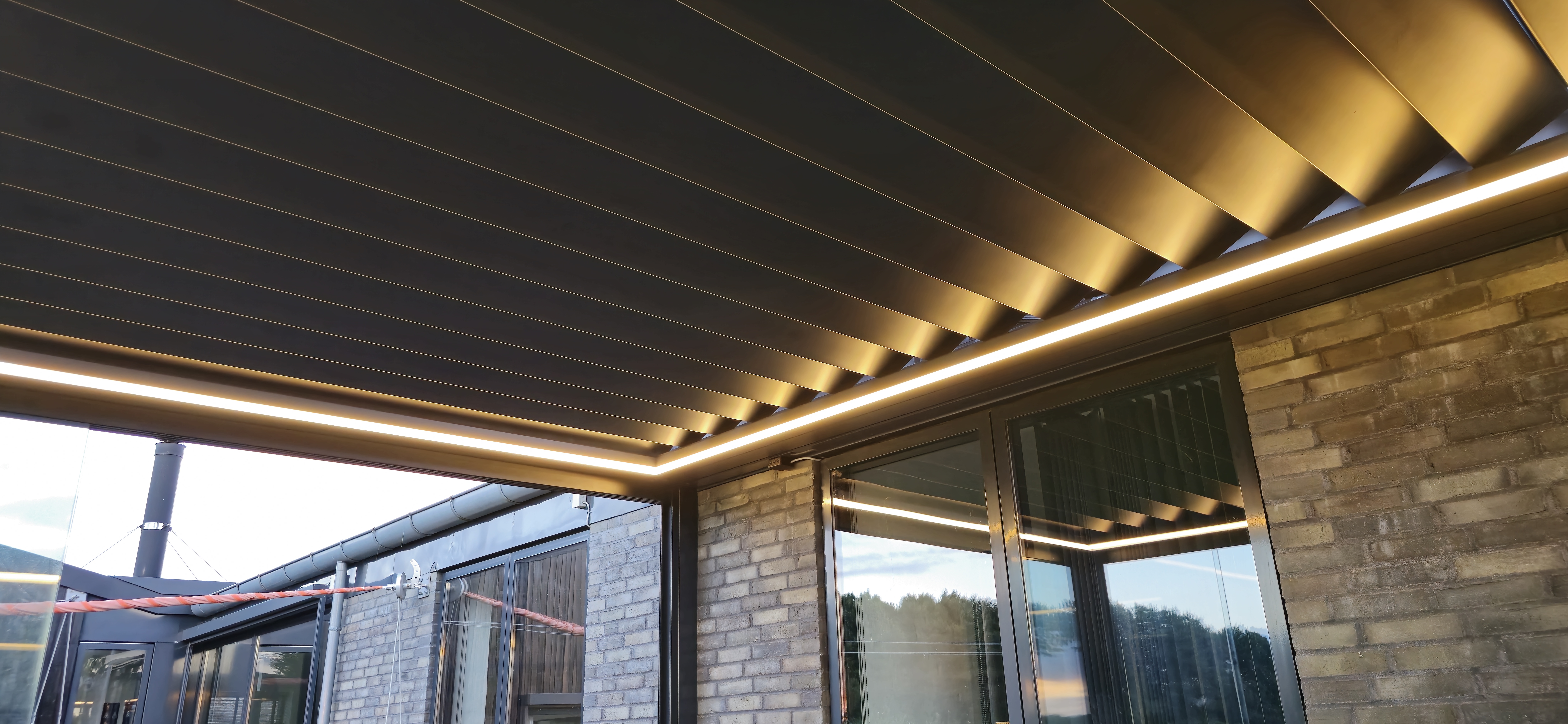 bioklimatisk pergola med lys